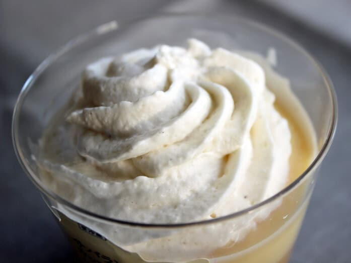 バニラ香るクリームは、洋菓子店のような本格感があります