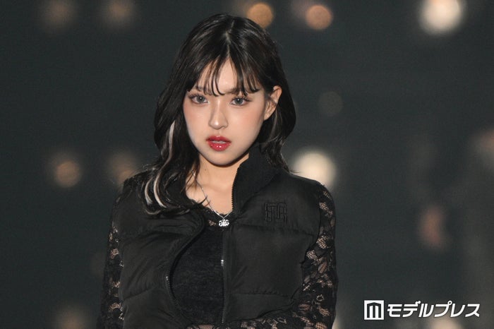 MINAMI、スラリ美脚披露 ブラックコーデでクールな雰囲気【関西コレクション 2024 A／W】