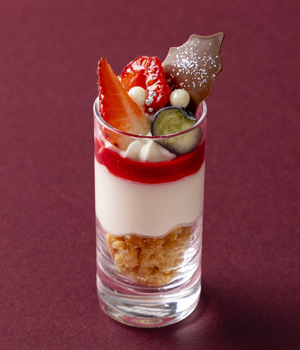 ラズベリーとフロマージュブランのトライフル/提供画像