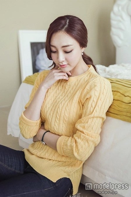 イエローケーブルニット　画像提供：「ALICE STYLE」2,800円（税込）