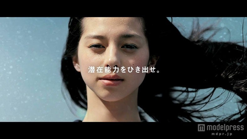 中条あやみ「緊張で声が出せなかった」名曲を熱唱