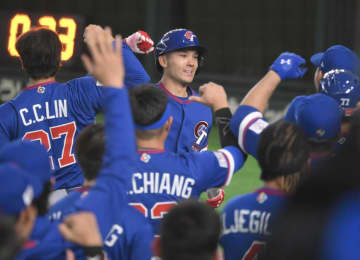 台湾・フェアチャイルドの満塁弾で東京ドームがお祭り騒ぎ 2連敗中の台湾が序盤から大量リード