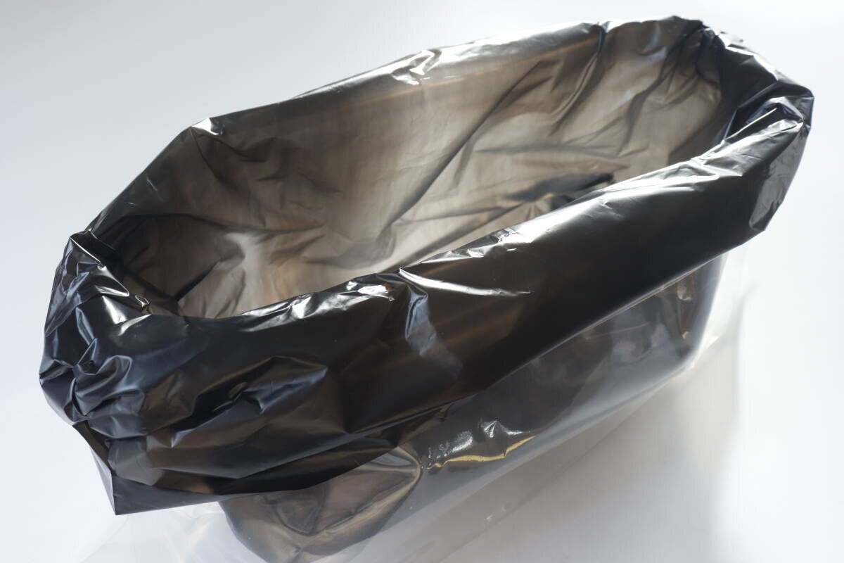 携帯トイレ　内袋取り付け