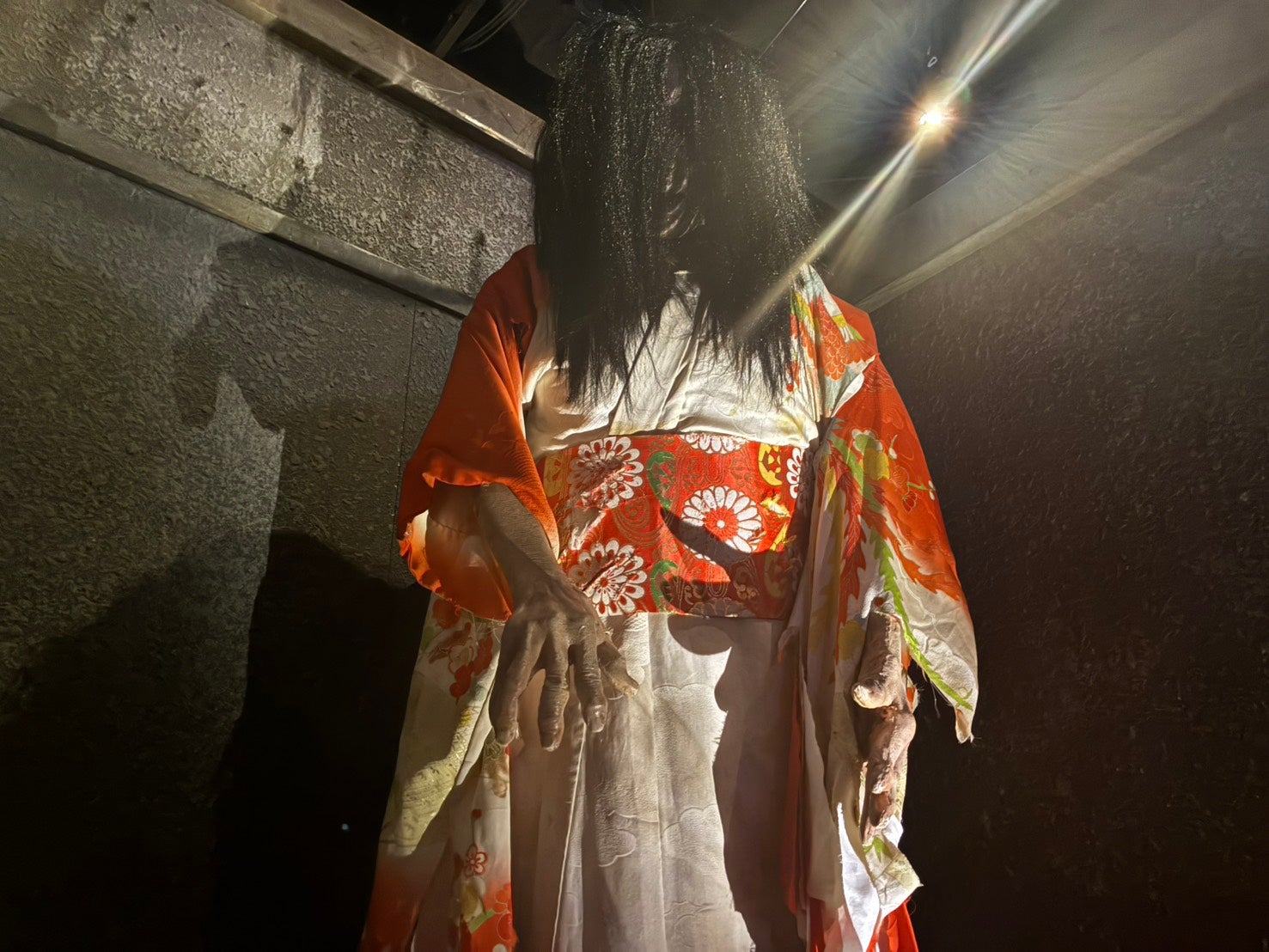 Re：ホラーにふれる展 －映画美術の世界－（C）松竹お化け屋本舗