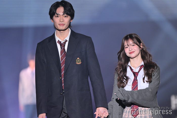 黒木聖那、米澤りあ(C)モデルプレス