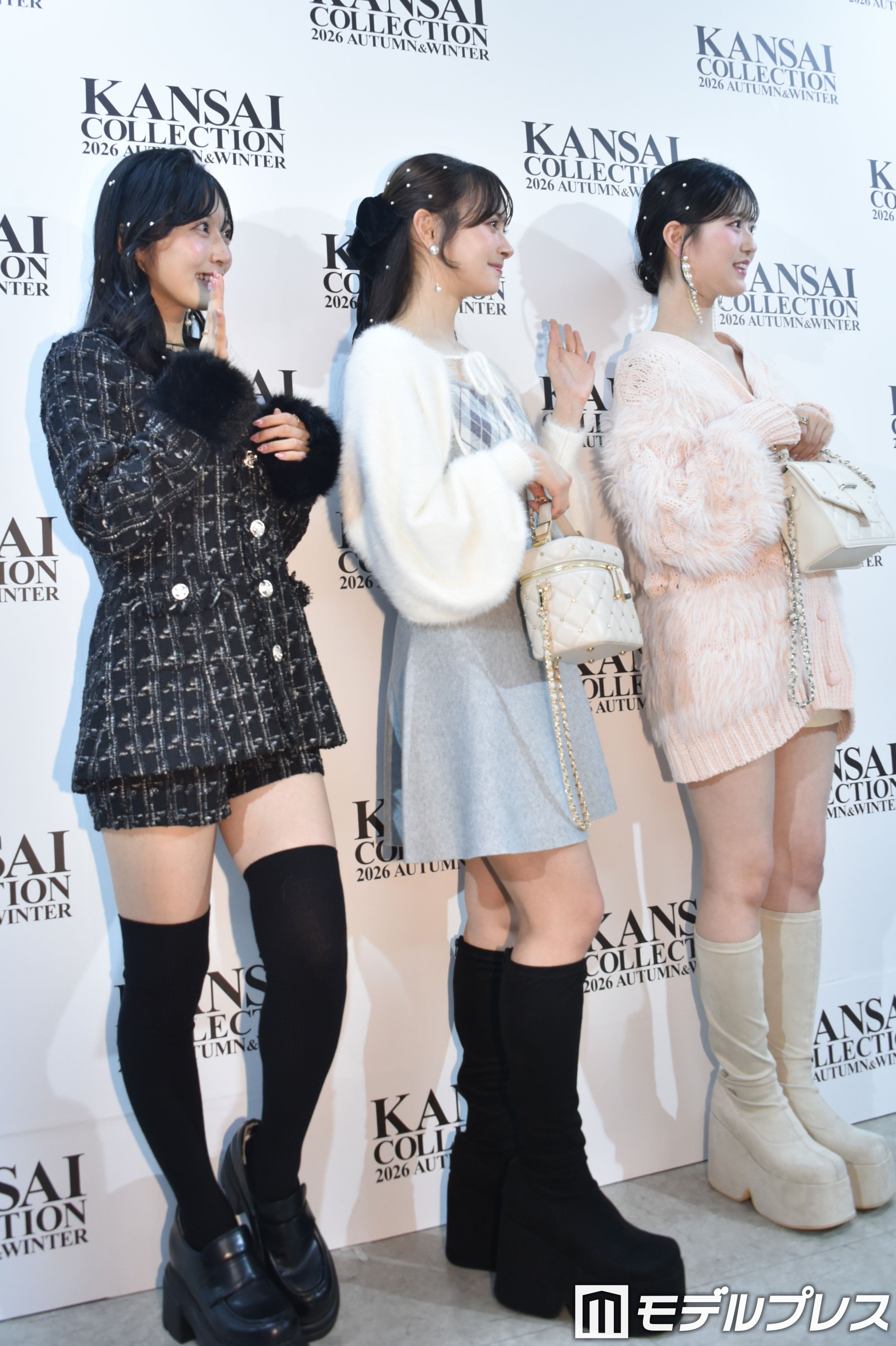 （左から）佐藤綺星、伊藤百花・八木愛月（C）モデルプレス