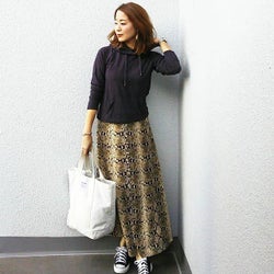 目指すは大人のかわいさ♪ 今季人気のフーディはブラックで攻略しよう!