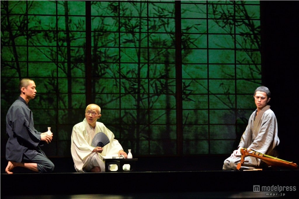 舞台「耳なし芳一」に出演する（左から）、橋本淳、花王おさむ、山本裕典／撮影：阿部章仁