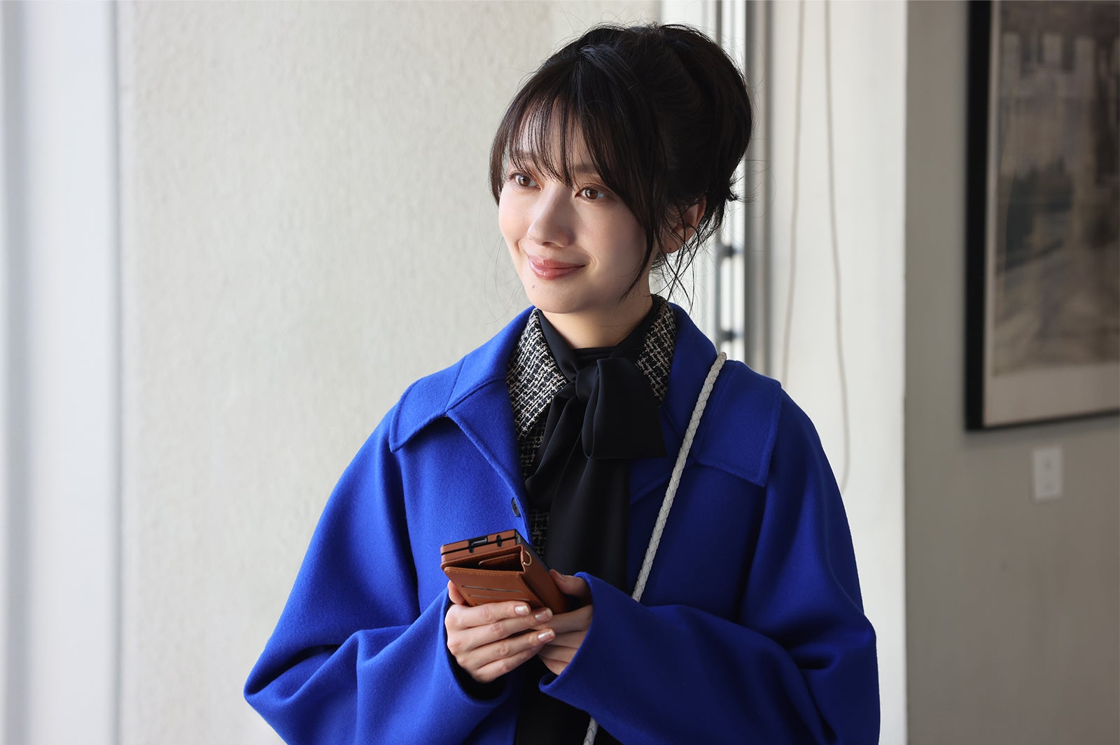 波瑠「月夜行路 ―答えは名作の中に―」第1話（C）日本テレビ