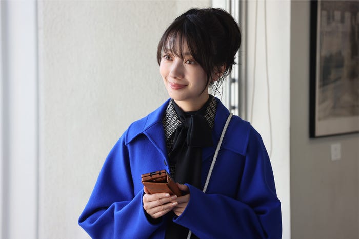 波瑠「月夜行路 ―答えは名作の中に―」第1話(C)日本テレビ