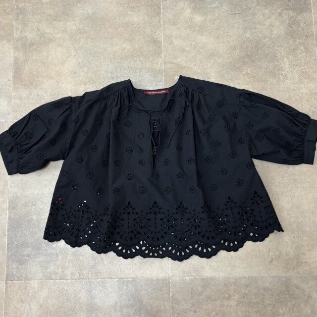 ユニクロ　コットンエンブロイダリーブラウス／5分袖　BLACK