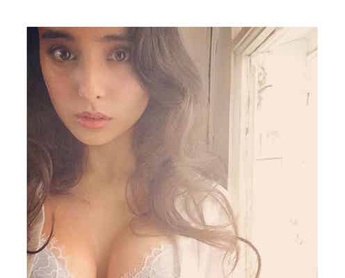 石田ニコル、くっきり谷間のSEXYランジェリー姿に反響