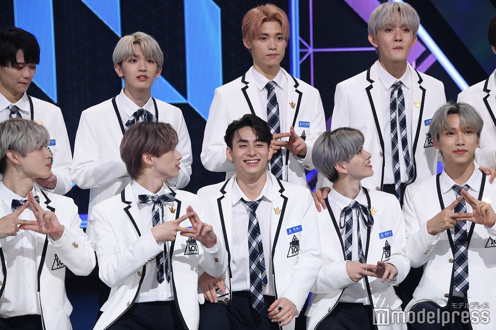 （後列）藤牧京介、高塚大夢、木村柾哉、田島将吾（前列）佐野雄大、許豊凡、西洸人、松田迅、池崎理人