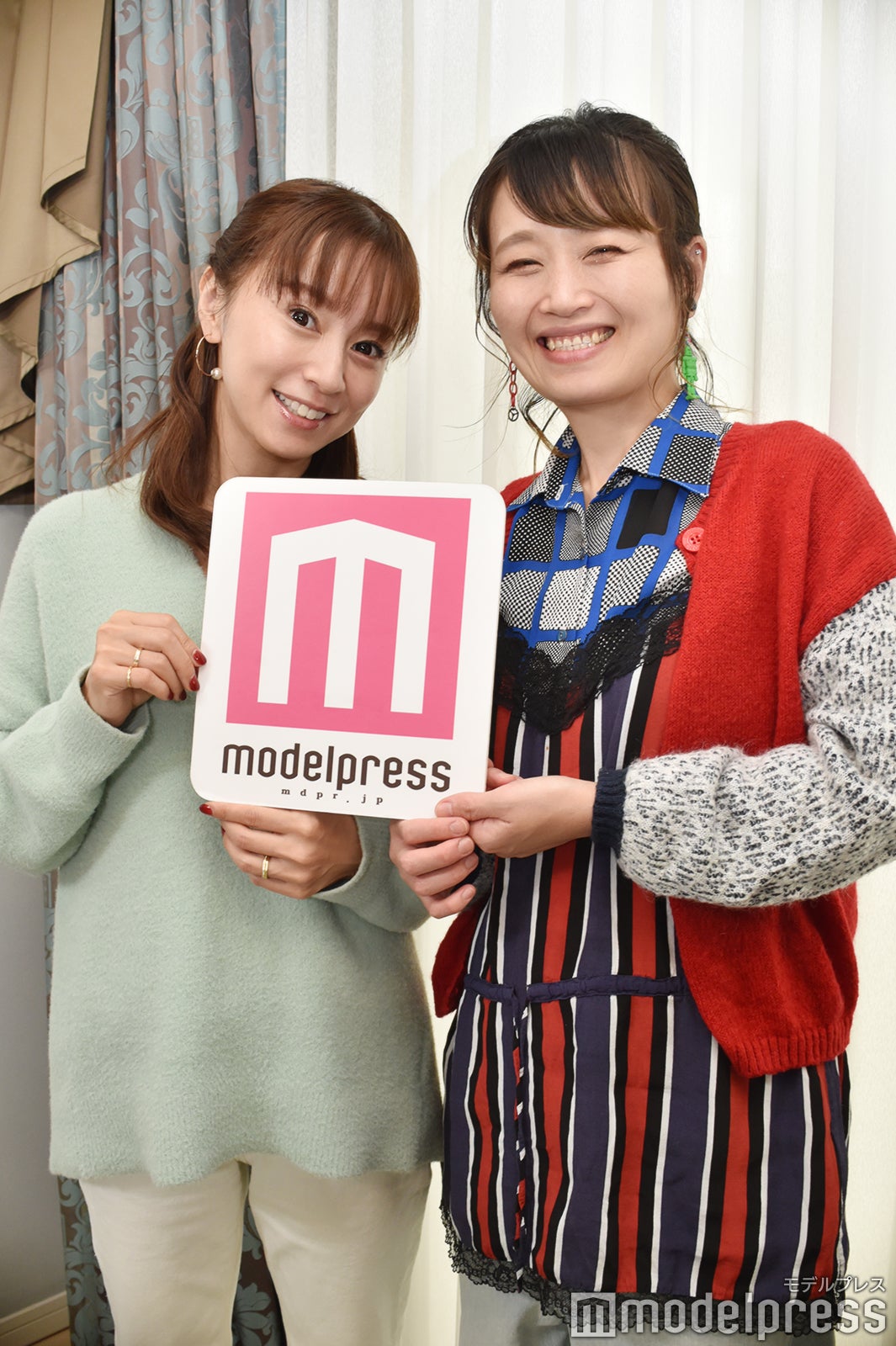 鈴木亜美、ロシアン佐藤 （C）モデルプレス