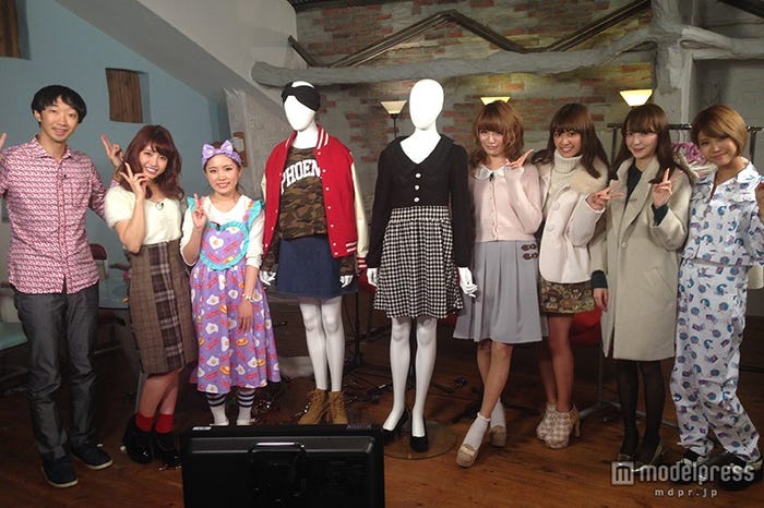 (左より)大水洋介、舟山久美子、中川侑美氏(セガネットワークス)、松岡里枝、松本愛、平木愛美、小池真友