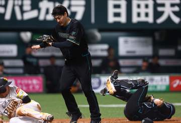 日本ハム・有原が古巣相手に乱調 二回までに4失点 暴投で失点後に捕手田宮と衝突、顔面強打のアクシデントも