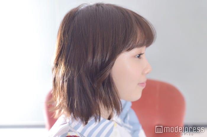 「あえて段を入れる」が飯豊まりえ流ヘア(C)モデルプレス