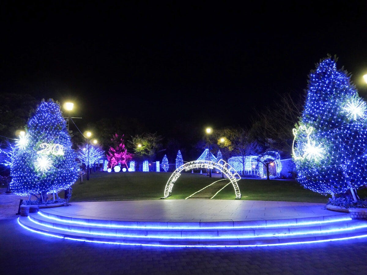 みなとみらい線開業20周年を記念し、電車をモチーフにしたフォトスポットが登場