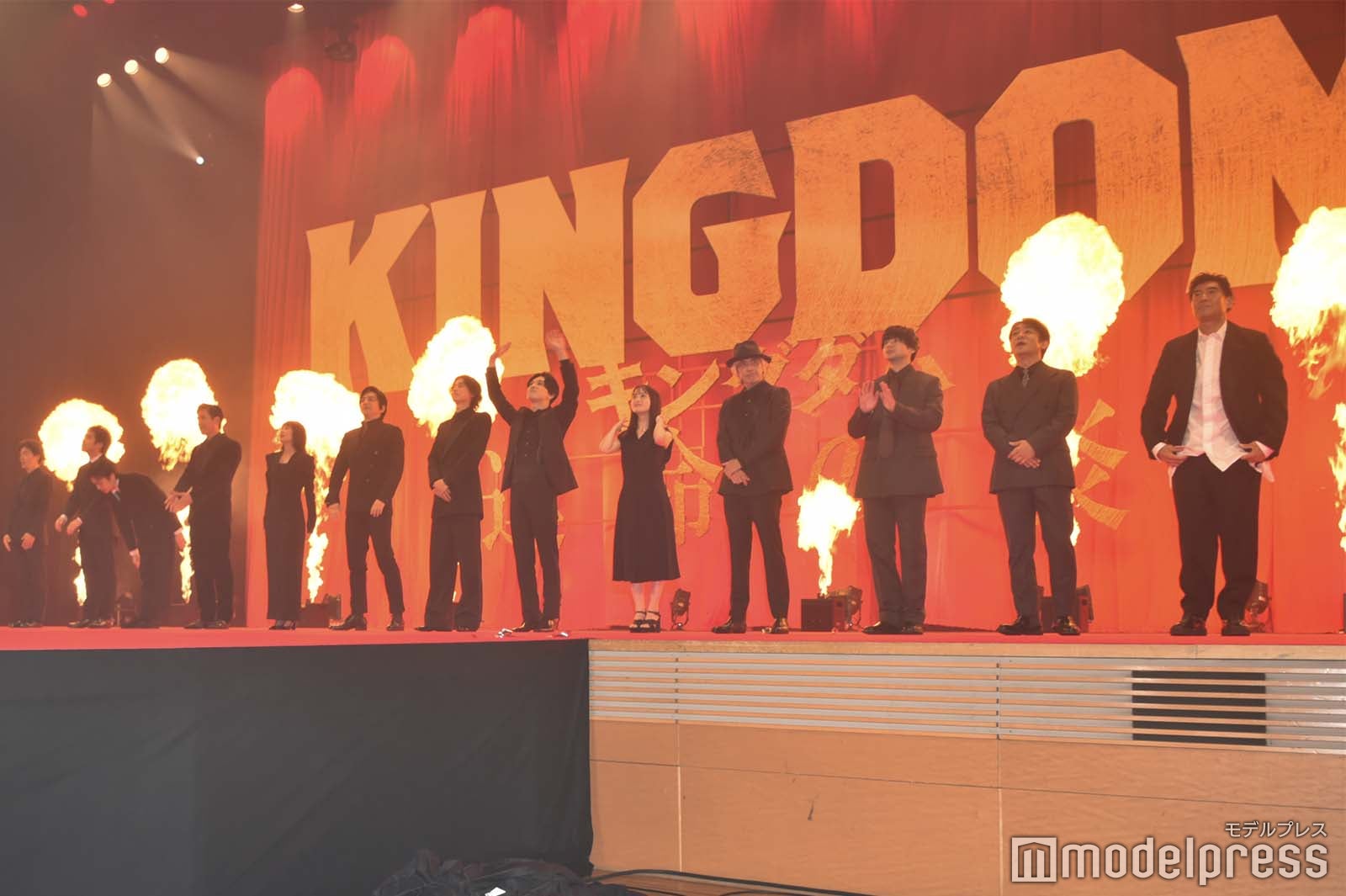 （左から）佐藤信介監督、三浦貴大、岡山天音、要潤、清野菜名、大沢たかお、山崎賢人、吉沢亮、橋本環奈、佐藤浩市、山田裕貴、片岡愛之助、高嶋政宏（C）モデルプレス