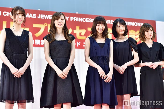 乃木坂46(左から)松村沙友理、白石麻衣、西野七瀬、生田絵梨花、生駒里奈(C)モデルプレス
