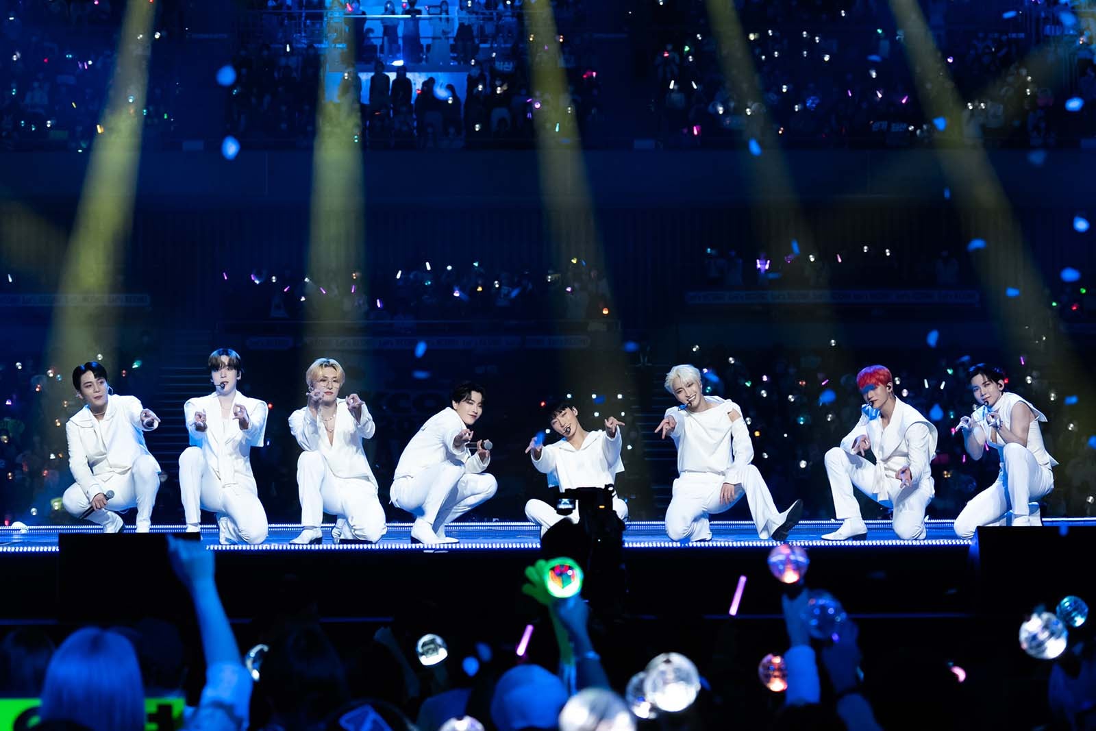 ATEEZ、最終日のトリ飾る 熱気溢れるパフォーマンス＆観客席降り立ち会場興奮＜KCON 2022 JAPAN＞