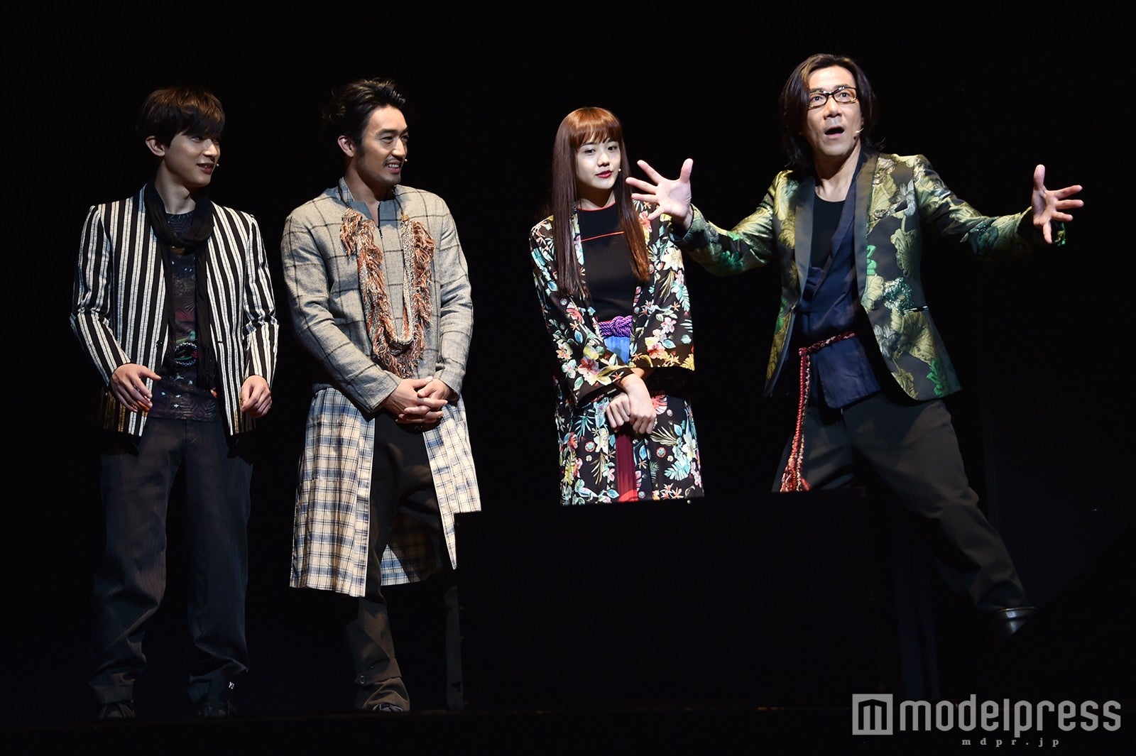 （左から）吉沢亮、大谷亮平、松井愛莉、岸谷五朗（C）モデルプレス