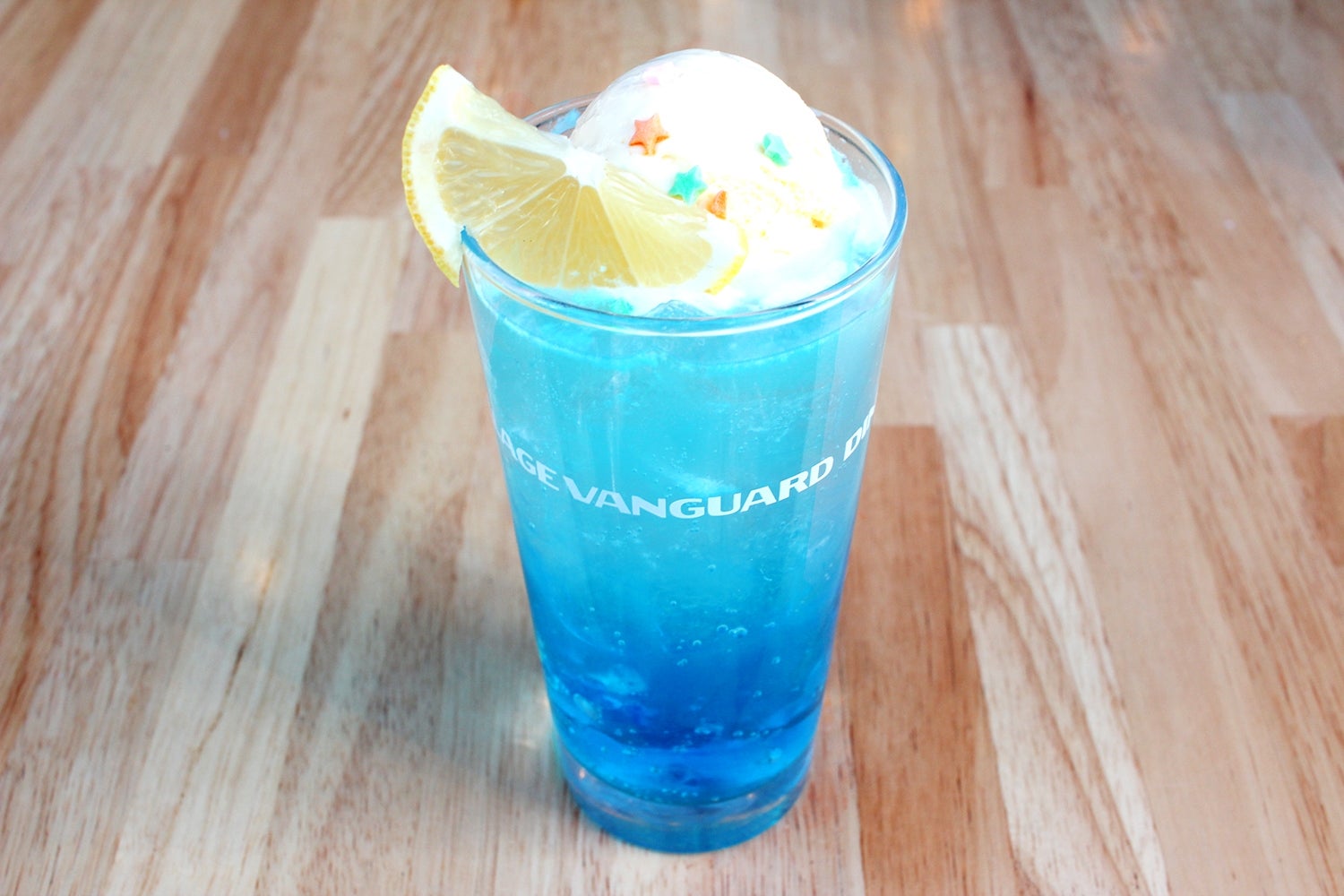 プラネットドリンク580円／画像提供：ヴィレッジヴァンガードコーポレーション