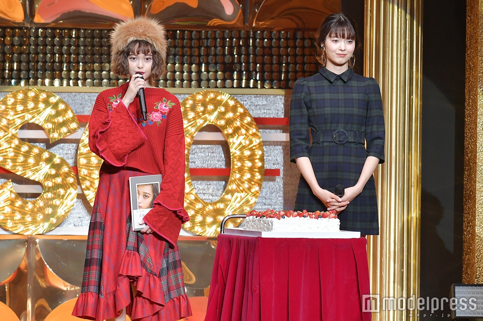 玉城ティナに八木アリサが“完全”サプライズ　プレゼントのチョイスに感激＜ViVi Night＞