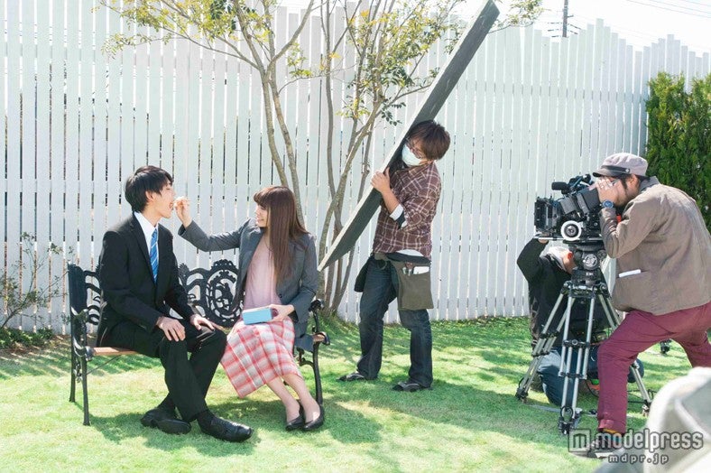 同僚への甘い片思いを描く