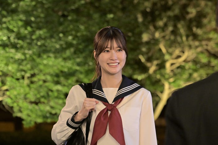 生見愛瑠「くるり~誰が私と恋をした?~」第6話より(C)TBS