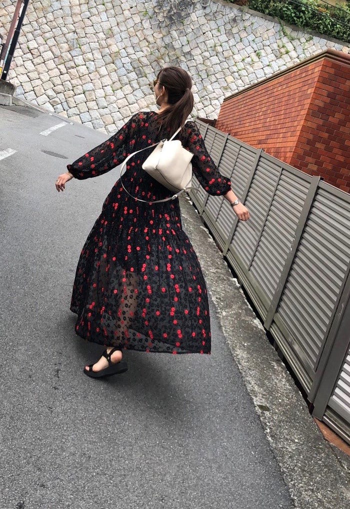 オフの日はワンピース(提供写真)