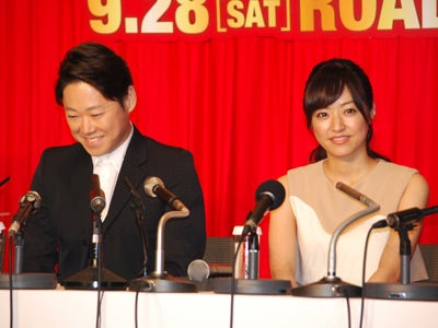 阿部サダヲ 映画 謝罪の王様 完成会見で ささやき女将 を再現 井上真央 Sキャラとピンクのレオタード姿に大満足 モデルプレス 阿部サダヲ 映画 謝罪の王様 完成会見で ささやき女将 を再現 井上真央 Sキャラとピンクのレオタード姿に大満足 モデルプレス