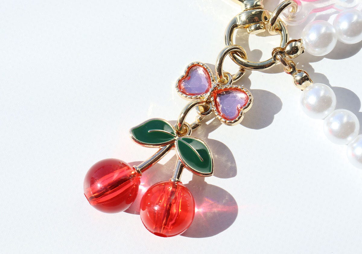 さくらんぼリボン 宝島社サンリオキャラクターズきらきらフルーツチャームさくらんぼリボン