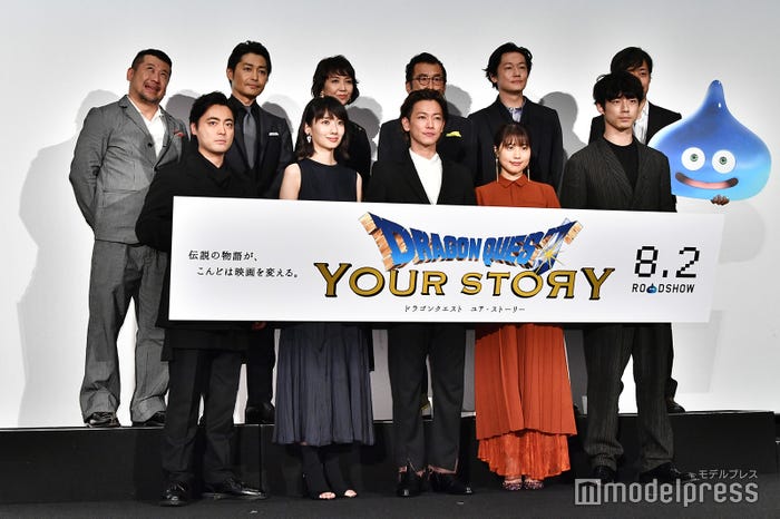 (前列左から)山田孝之、波瑠、佐藤健、有村架純、坂口健太郎(後列左から)ケンドーコバヤシ、安田顕、賀来千香子、吉田鋼太郎、井浦新、山崎貴氏(C)モデルプレス