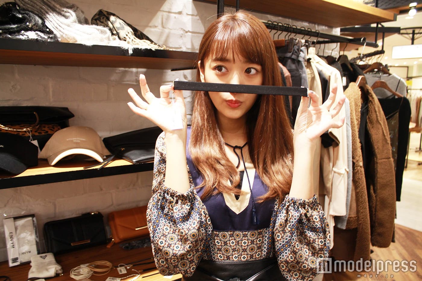 「ENVYM」ではトップスとチョーカーをゲット