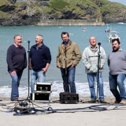 漁師バンドがイギリス中を席巻する奇跡の実話映画の予告編が公開