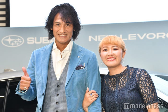 本並健治、丸山桂里奈(C)モデルプレス