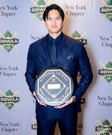 大谷翔平＆ドレス姿の真美子夫人の2ショット MLBジャパンが投稿「気品があって素敵」「お顔が似てきたような」