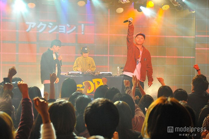 Chay 住岡梨奈らがスペシャルライブ 10万人に想いを届ける モデルプレス Chay 住岡梨奈らがスペシャルライブ 10万人に想いを届ける モデルプレス