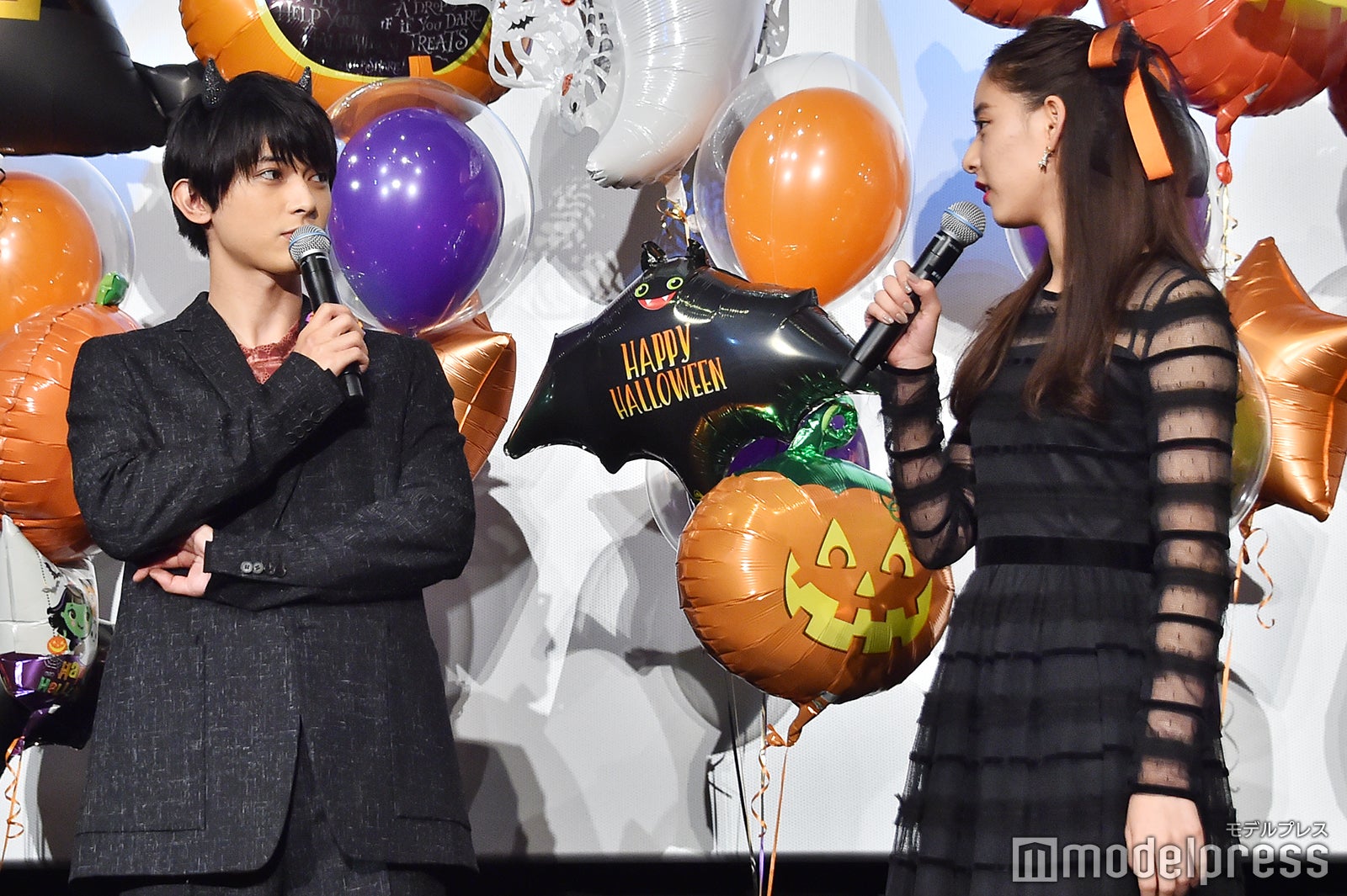 吉沢亮、新木優子 （C）モデルプレス