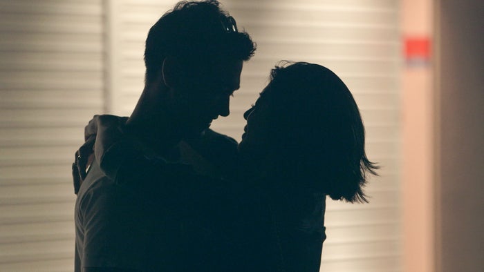 テラスハウス 膝に乗ってキス ホテルへ 過激シーンに反響 すごい長い 体感的にほぼキスシーン モデルプレス テラスハウス 膝に乗ってキス ホテルへ 過激シーンに反響 すごい長い 体感的にほぼキスシーン モデルプレス