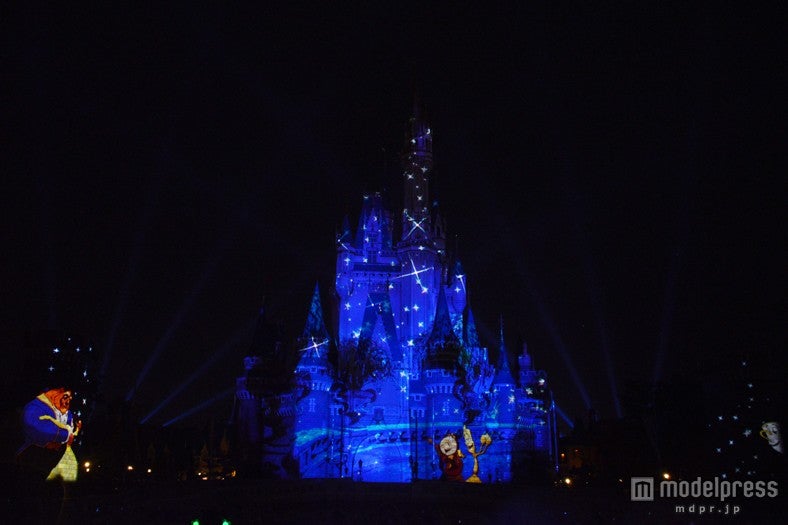 TDL初のプロジェクションマッピング「ワンス・アポン・ア・タイム」／美女と野獣