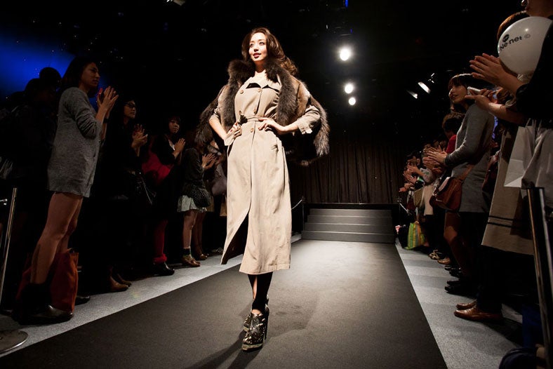 松島花（「ラフォーレファッションウィーク'11」より）