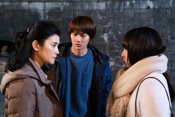 石田ひかり、野村周平、桜井日奈子/「僕の初恋をキミに捧ぐ」第6話より(C)テレビ朝日