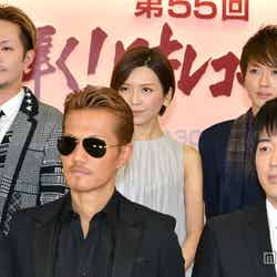 「第55回　輝く！日本レコード大賞」記者会見に出席した（後列左より）浦田直也、宇野実彩子、西島隆弘