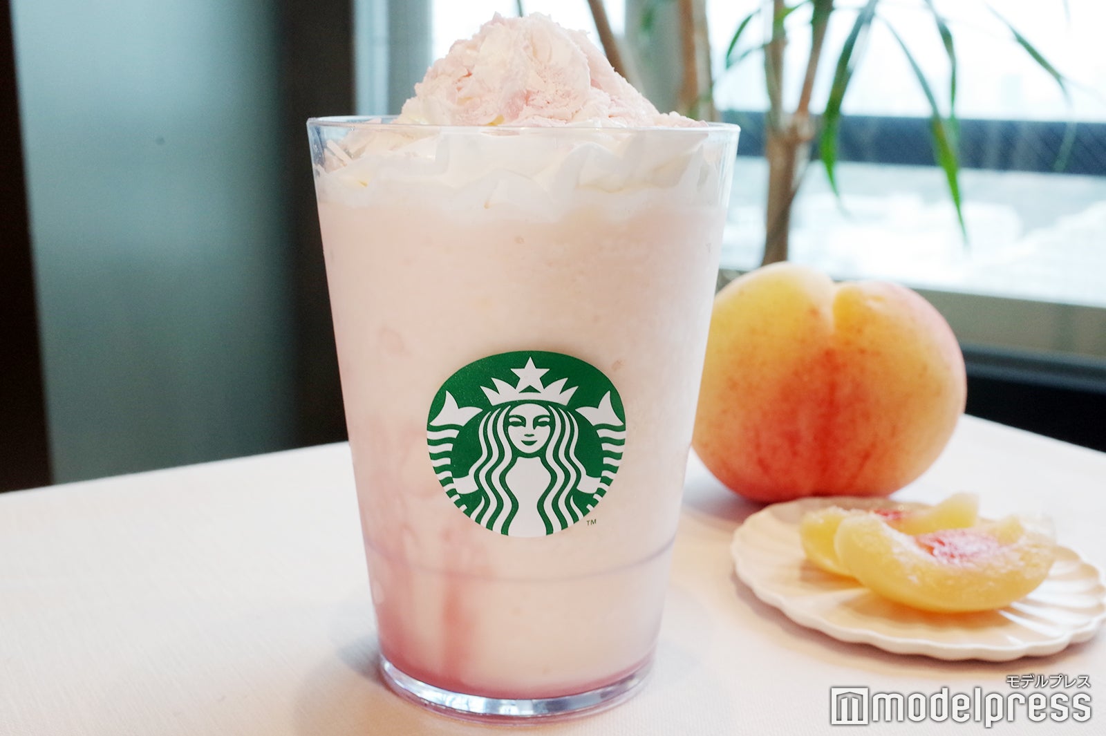 桜 咲くよ 白桃 フラペチーノ（C）モデルプレス