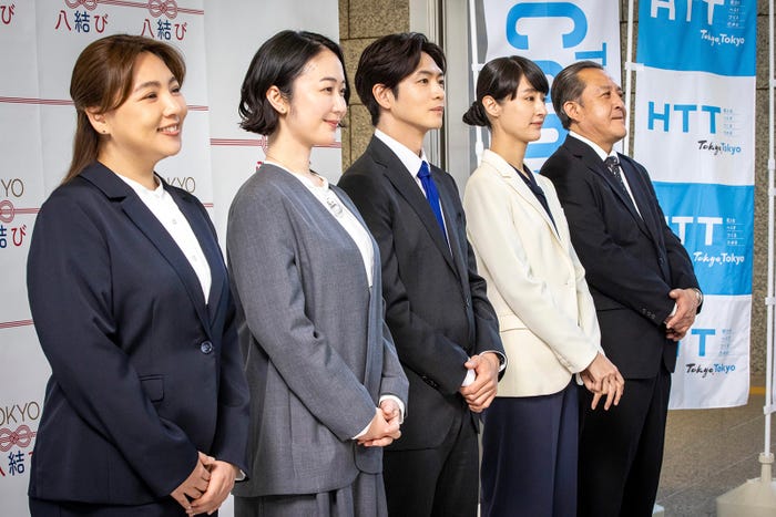 野呂佳代、黒木華、松下洸平、シシド・カフカ、岩谷健司「銀河の一票」最終話(C)カンテレ・フジテレビ