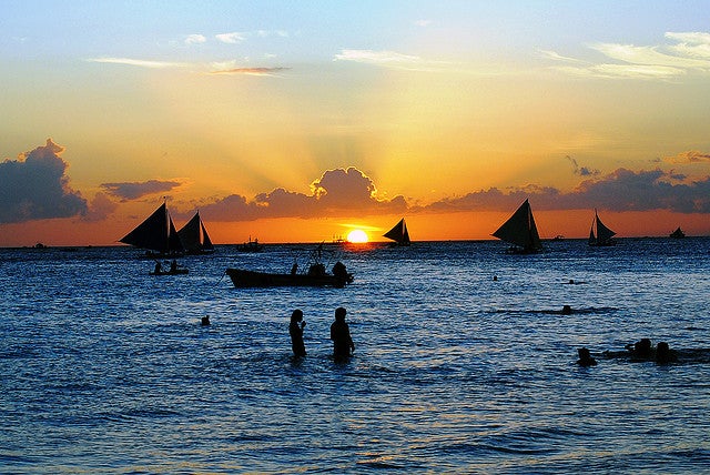 ボラカイ島／sunset at boracay by John Valentine II