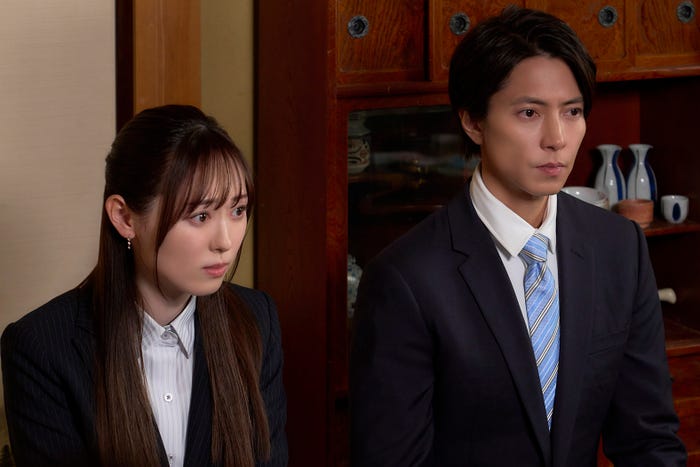 福原遥、山下智久(C)大谷アキラ・夏原武・水野光博/小学館(C)2026 映画『正直不動産』製作委員会