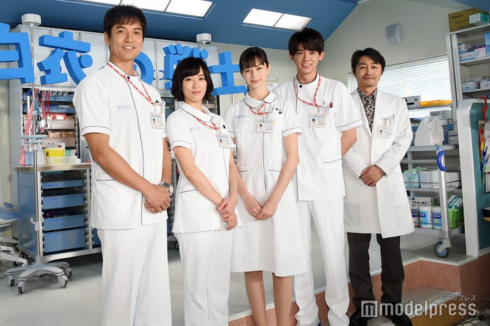 沢村一樹、水川あさみ、中条あやみ、小瀧望、安田顕(C)モデルプレス